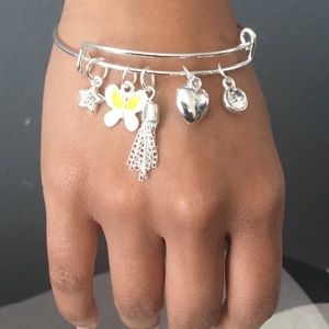 Pretty Bangle Charm Silver Bracelet. NEW